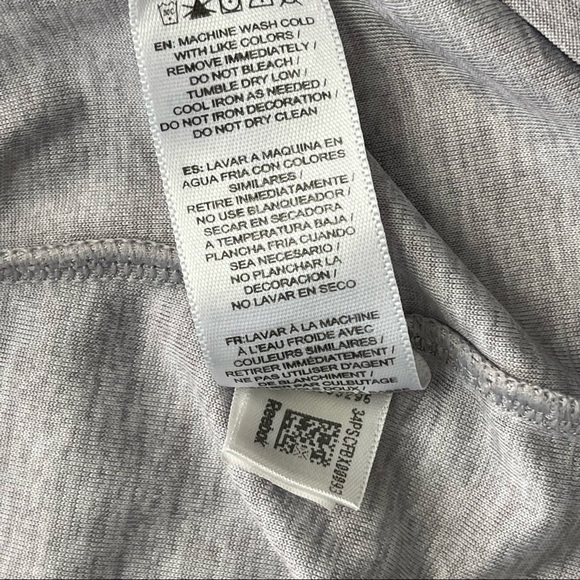 Reebok Woman’s Gray Round Neck short sleeve workout tee shirt size Small - Picture 8 of 8